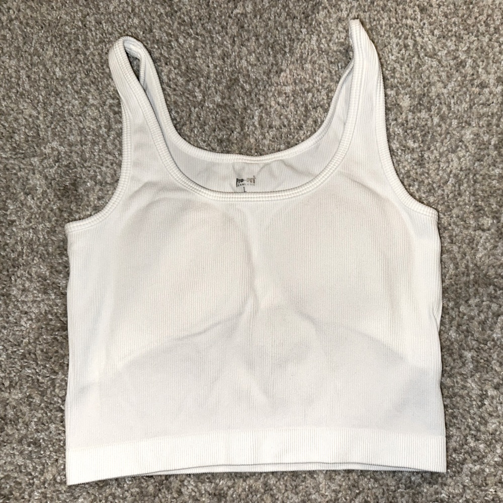Women’s Pro-Fit White Ribbed Seamless Cropped‎ Tank